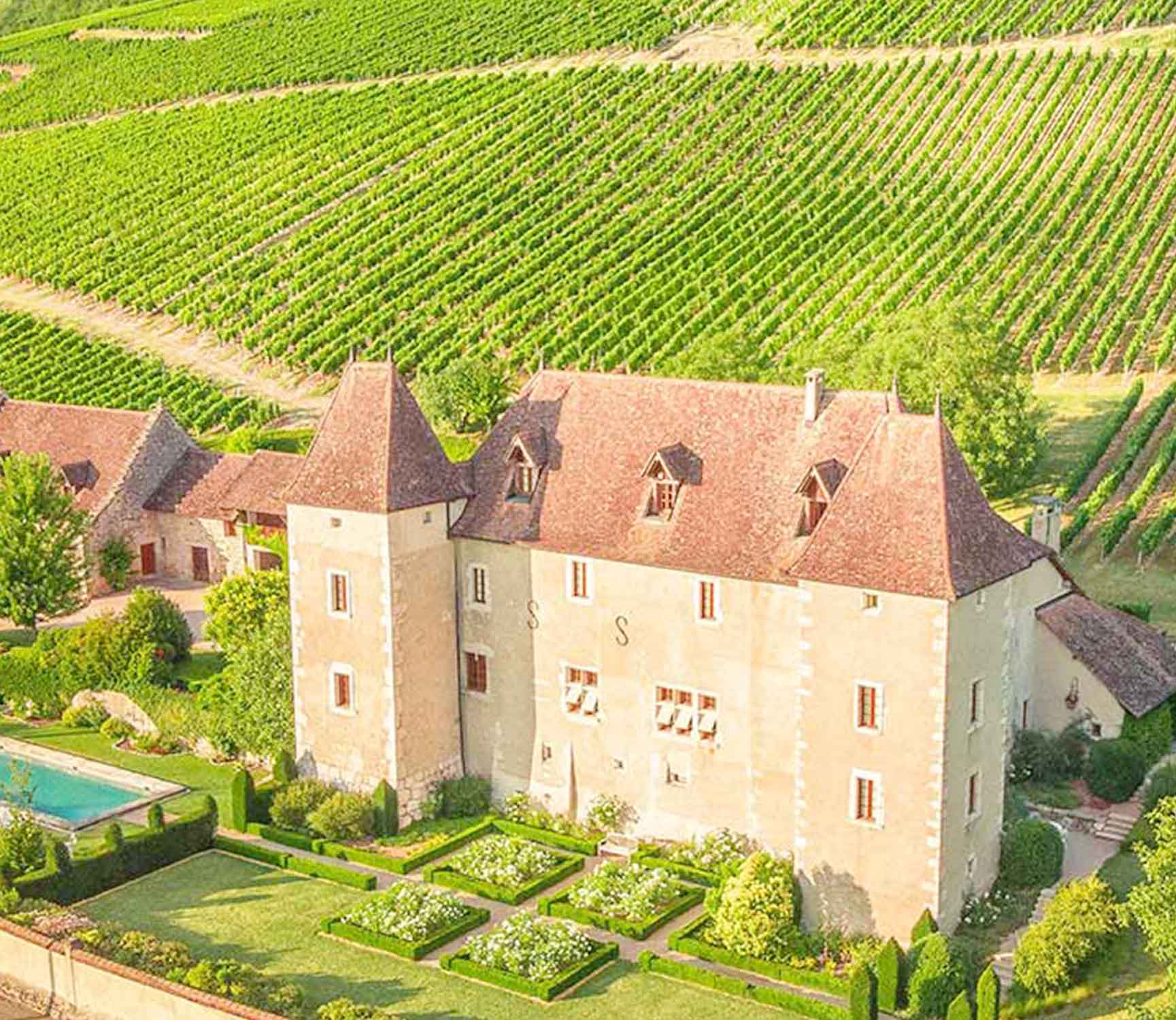 Vue drone du Chateau de La Mar et de ses vignes